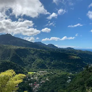 Le Petit Paradis Séjour à la campagne Roseau
